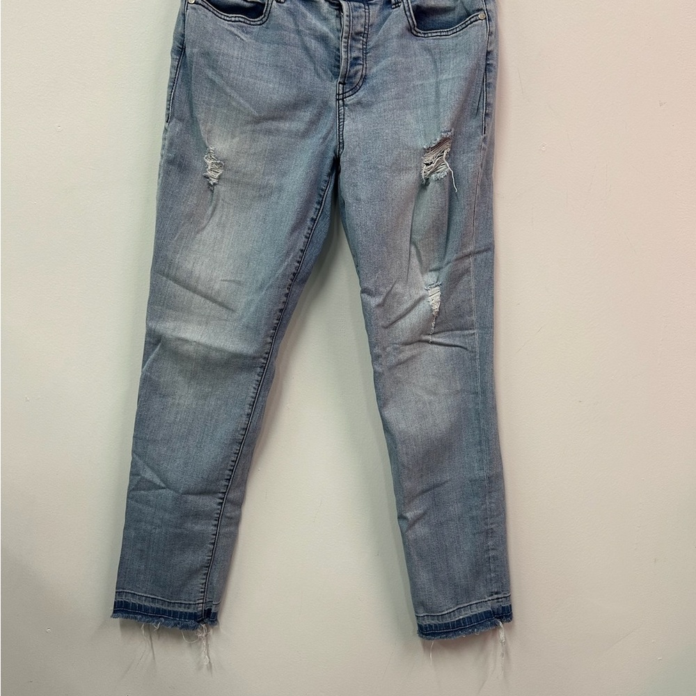 Level 99 Women’s Light Blue Distressed Ankle Jeans